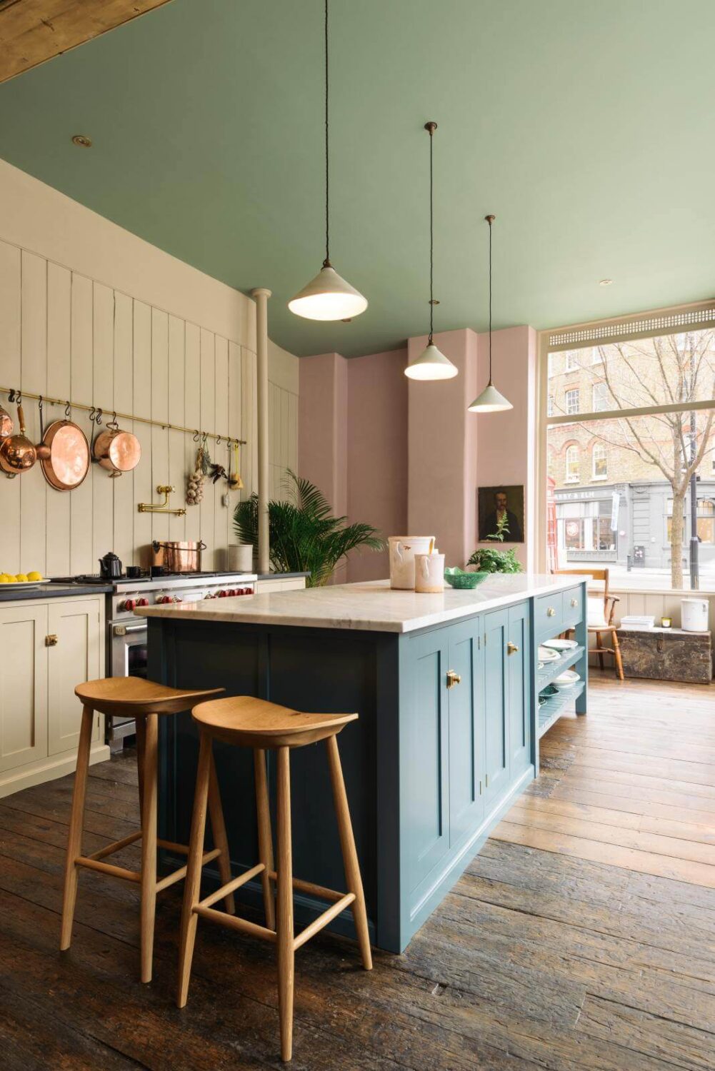 57 Stylish Two-Tone Kitchen Cabinet Ideas 23 two-tone-kitchen-cabinets-contrasting-colors-devol-kitchens