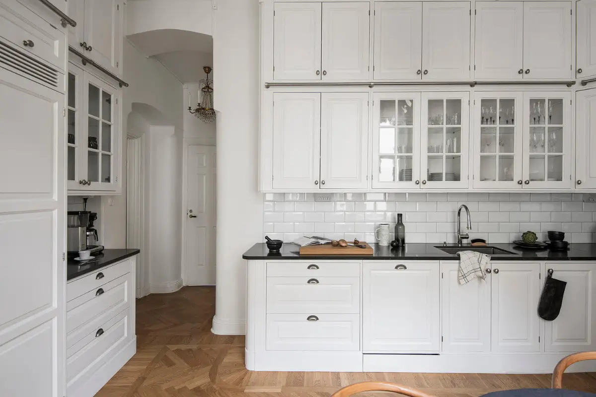 A Spacious Stockholm Apartment Packed With Historic Touches 11 spacious-stockholm-apartment-historic-touches-nordroom