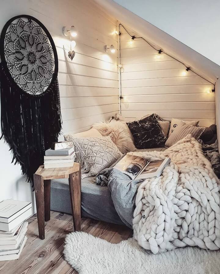 A Cozy Home With A Hint of Christmas 10 cozy christmas home nordroom9 A Cozy Home With A Hint of Christmas