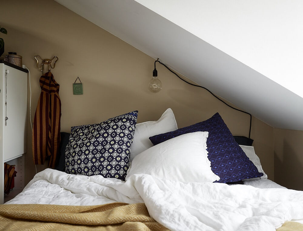 A Cozy Plant-Filled Attic Apartment in Stockholm 7 cozy plant filled attic apartment stockholm nordroom6 A Cozy Plant-Filled Attic Apartment in Stockholm