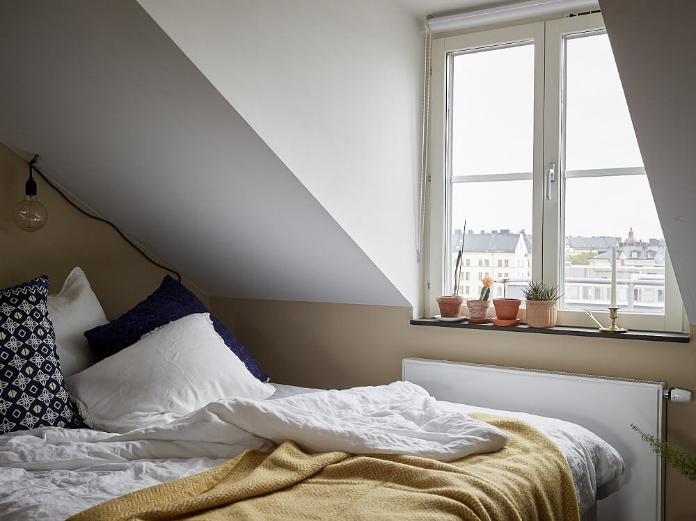 A Cozy Plant-Filled Attic Apartment in Stockholm 8 cozy plant filled attic apartment stockholm nordroom7 A Cozy Plant-Filled Attic Apartment in Stockholm