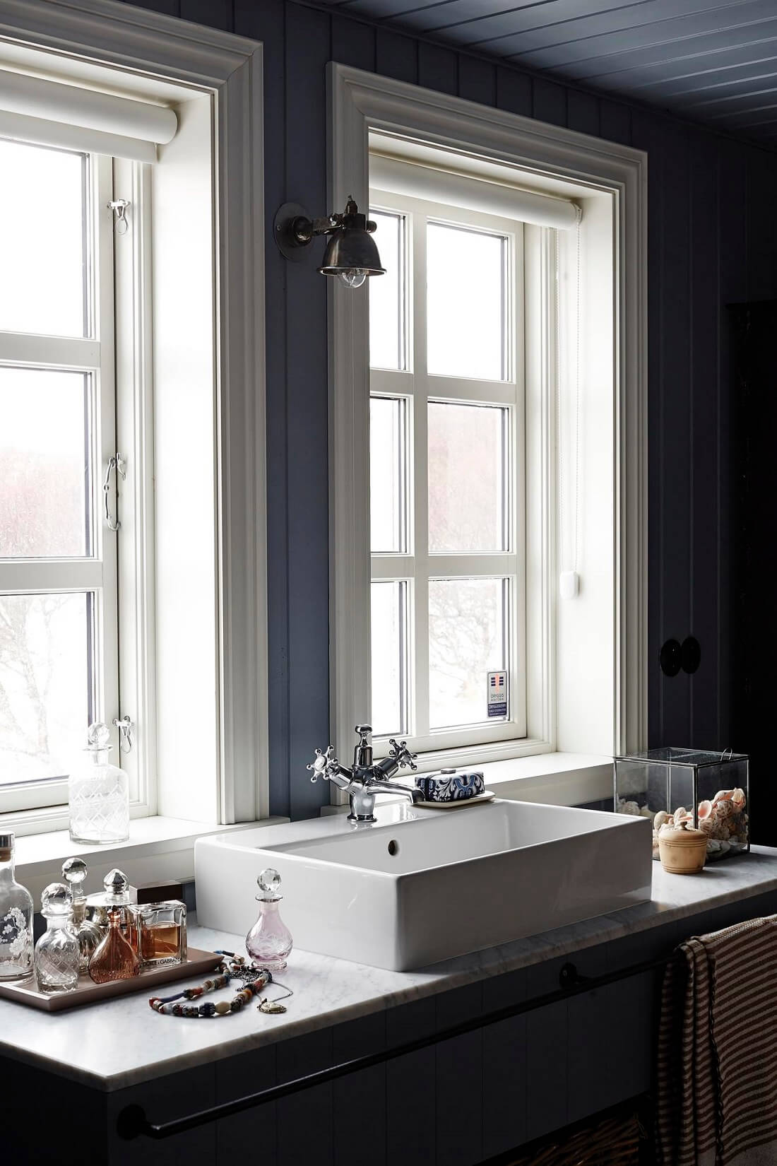 A Black Cottage in Iceland Decorated in Dark Grey Tones 12 black cottage iceland dark grey interior nordroom11 A Black Cottage in Iceland Decorated in Dark Grey Tones