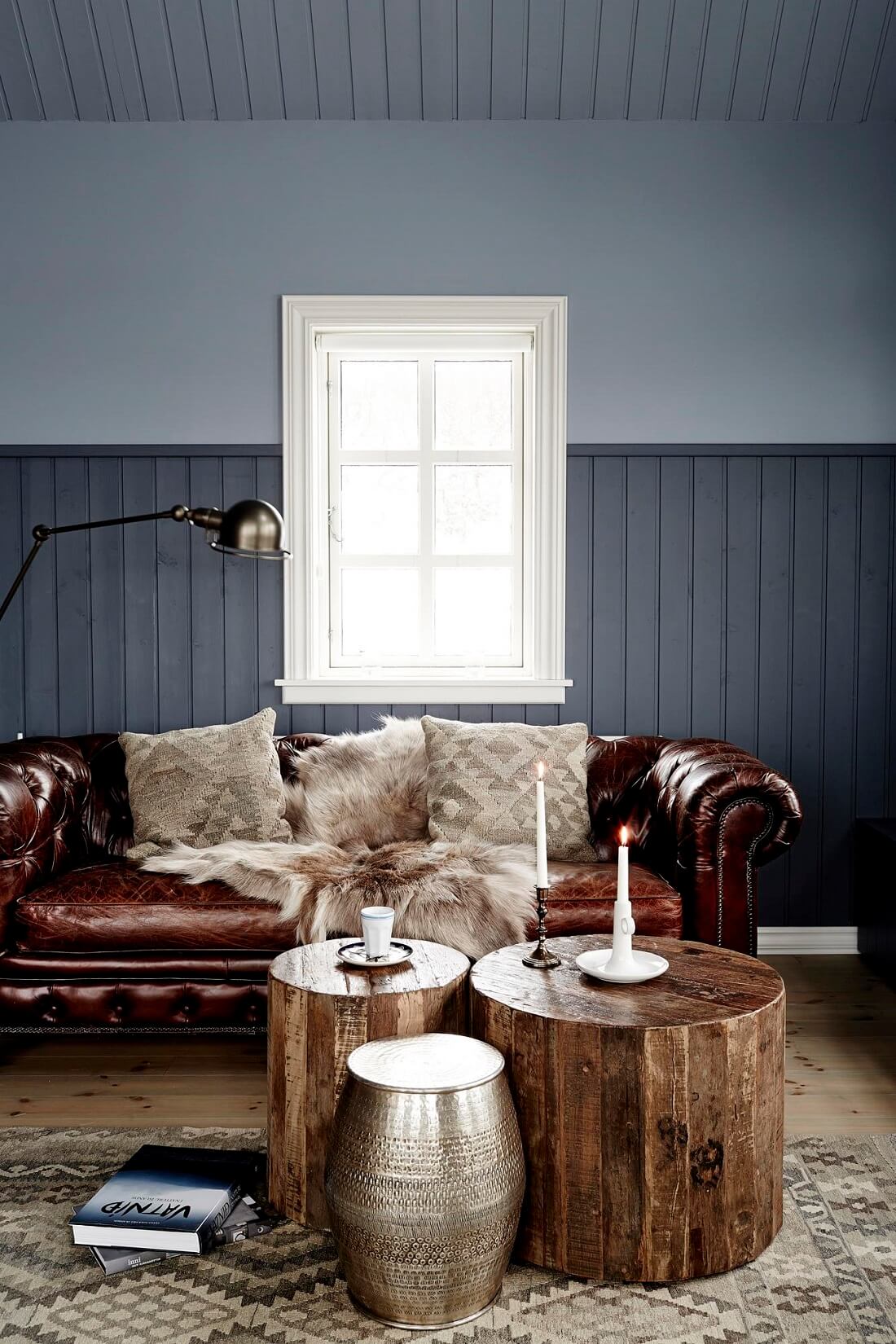 A Black Cottage in Iceland Decorated in Dark Grey Tones 3 black cottage iceland dark grey interior nordroom2 A Black Cottage in Iceland Decorated in Dark Grey Tones