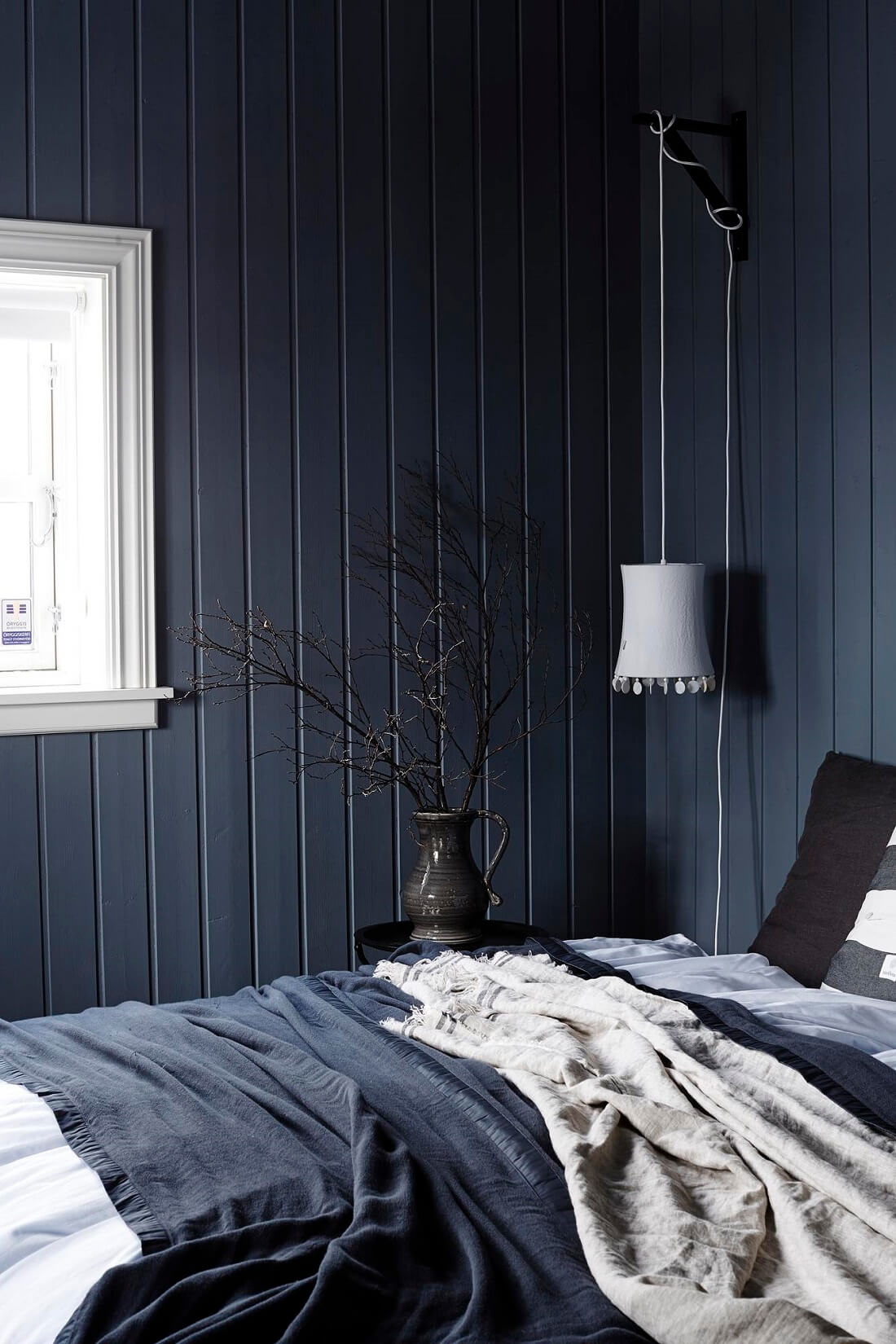 A Black Cottage in Iceland Decorated in Dark Grey Tones 9 black cottage iceland dark grey interior nordroom8 A Black Cottage in Iceland Decorated in Dark Grey Tones