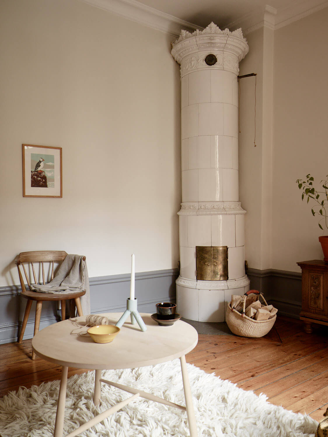 A Charming Scandinavian Apartment with Original Details and Muted Colors 4 charming scandinavian apartment muted color tones nordroom3 A Charming Scandinavian Apartment with Original Details and Muted Colors