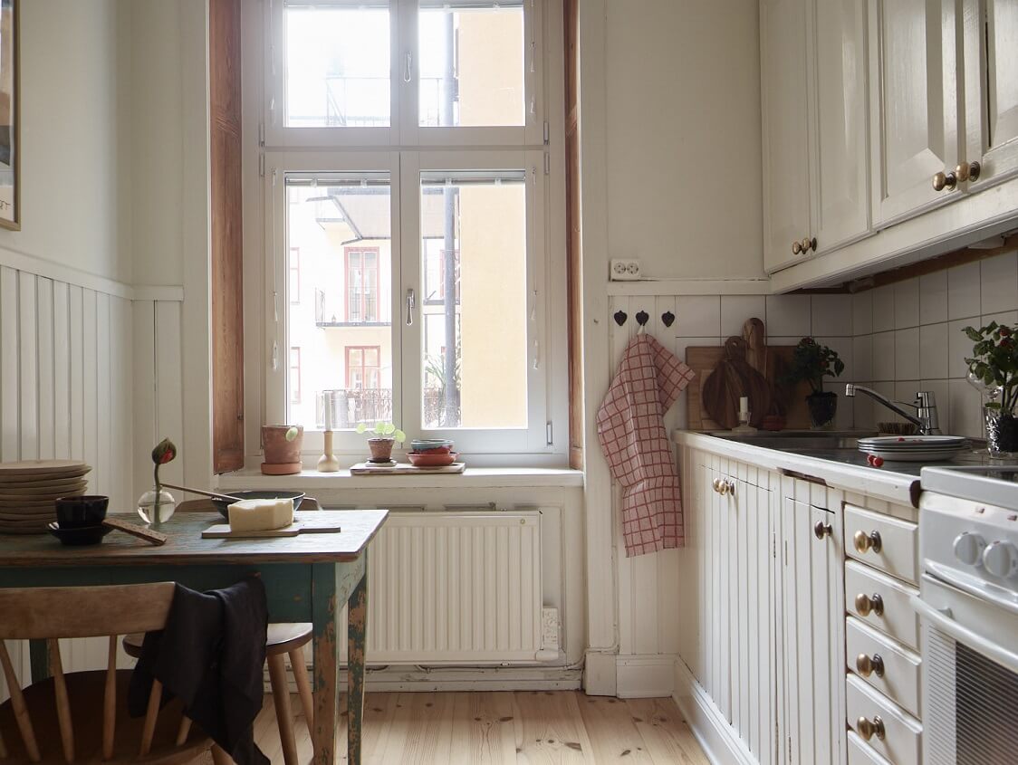 A Charming Scandinavian Apartment with Original Details and Muted Colors 5 charming scandinavian apartment muted color tones nordroom4 A Charming Scandinavian Apartment with Original Details and Muted Colors