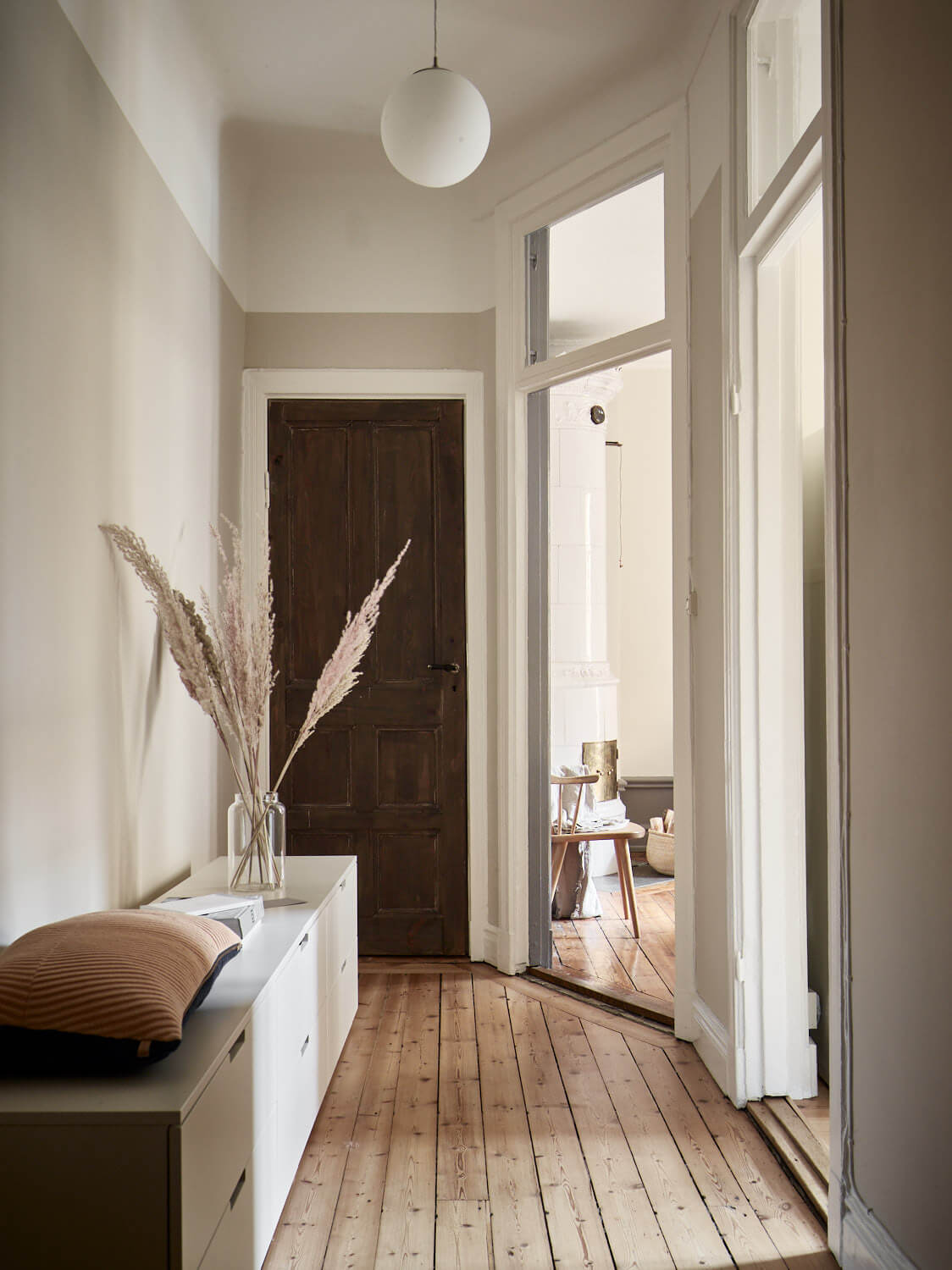 A Charming Scandinavian Apartment with Original Details and Muted Colors 6 charming scandinavian apartment muted color tones nordroom5 A Charming Scandinavian Apartment with Original Details and Muted Colors