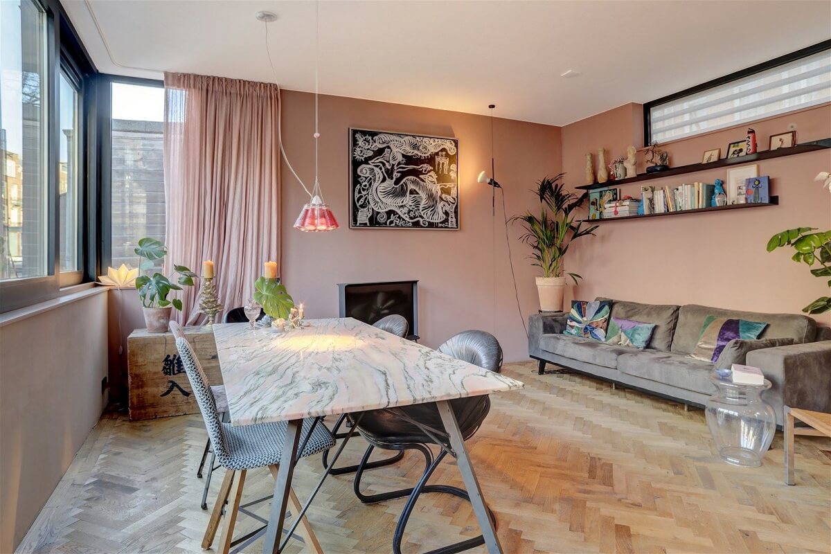 A Pink Houseboat in Amsterdam 2 pink houseboat amsterdam nordroom1 A Pink Houseboat in Amsterdam