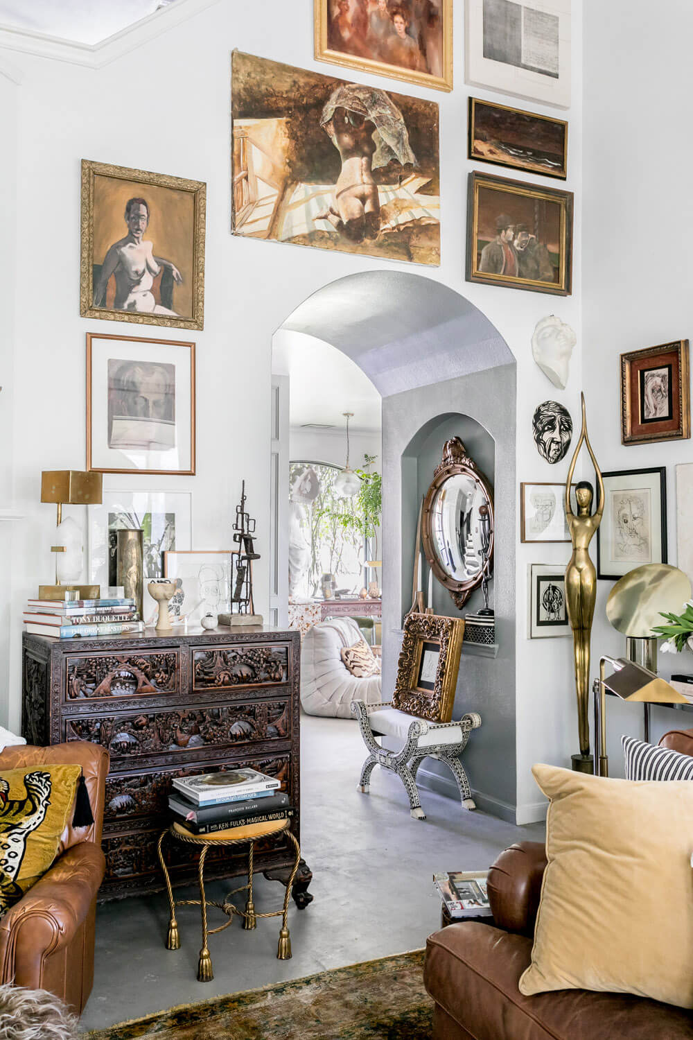 A Collector's Vintage Eclectic Home in Texas 2 vintage eclectic home texas nordroom1 A Collector's Vintage Eclectic Home in Texas