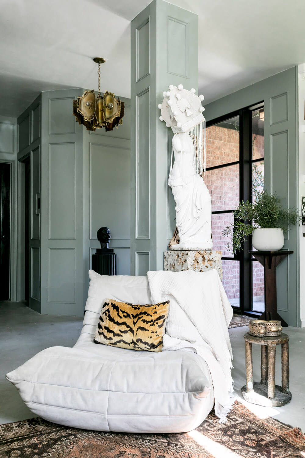 A Collector's Vintage Eclectic Home in Texas 9 vintage eclectic home texas nordroom8 A Collector's Vintage Eclectic Home in Texas