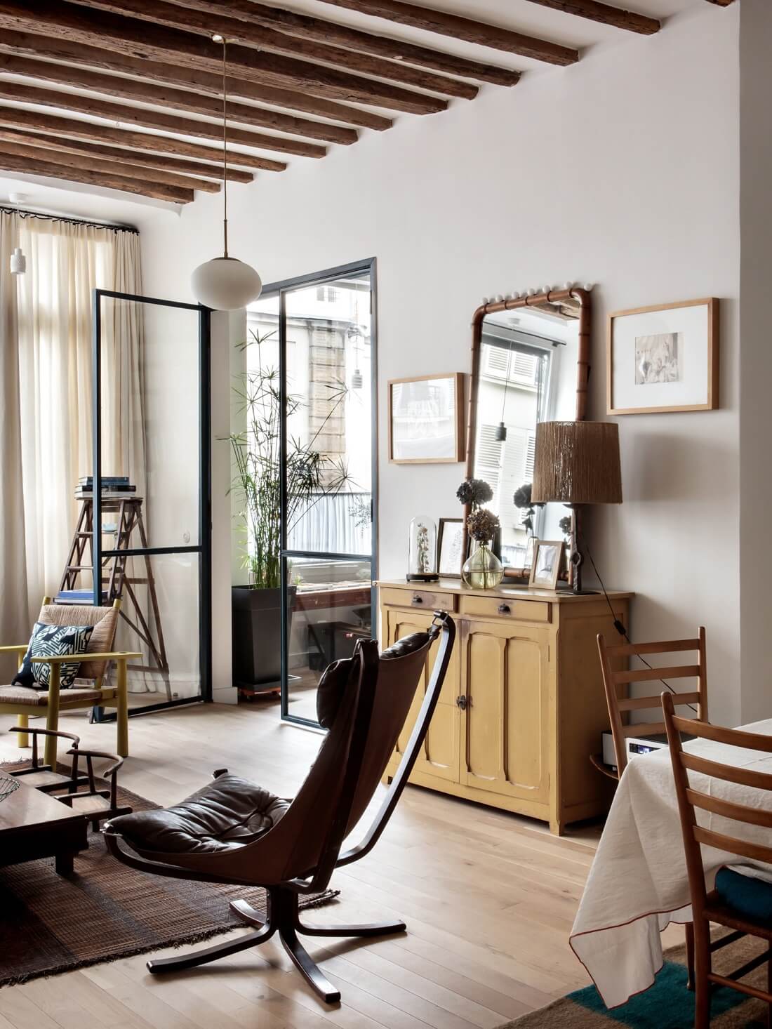 Original Details and Industrial Touches in a Family Home in Paris 6 industrial original details family home paris nordroom5 Original Details and Industrial Touches in a Family Home in Paris