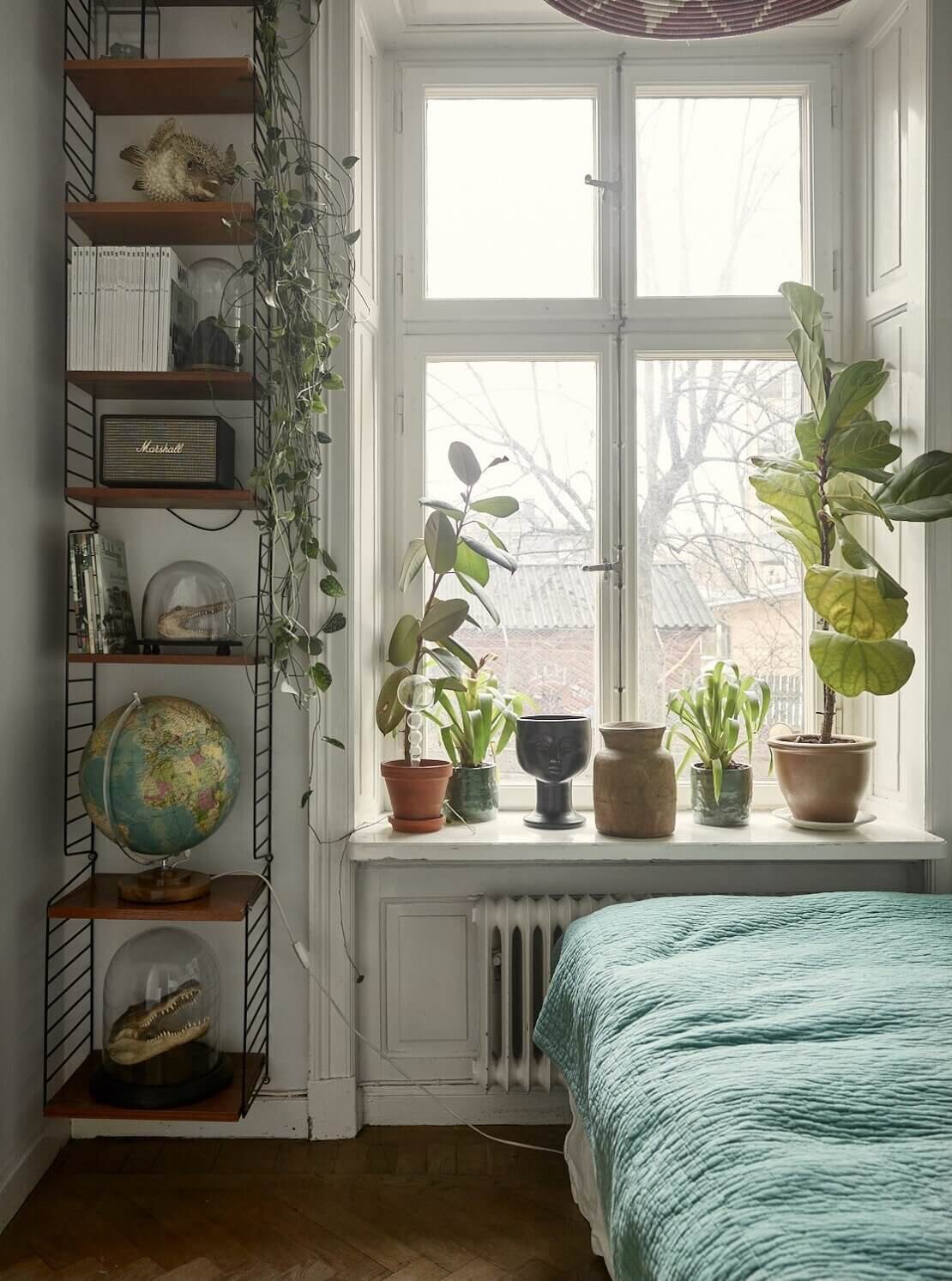 A Small Vintage Bohemian Apartment in Stockholm 11 small vintage bohemian apartment stockholm nordroom10 A Small Vintage Bohemian Apartment in Stockholm