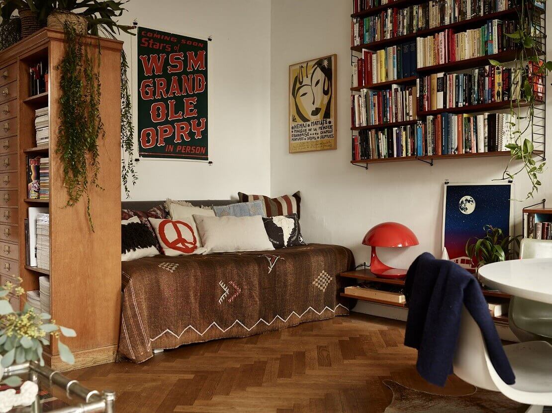 A Small Vintage Bohemian Apartment in Stockholm 6 small vintage bohemian apartment stockholm nordroom5 A Small Vintage Bohemian Apartment in Stockholm