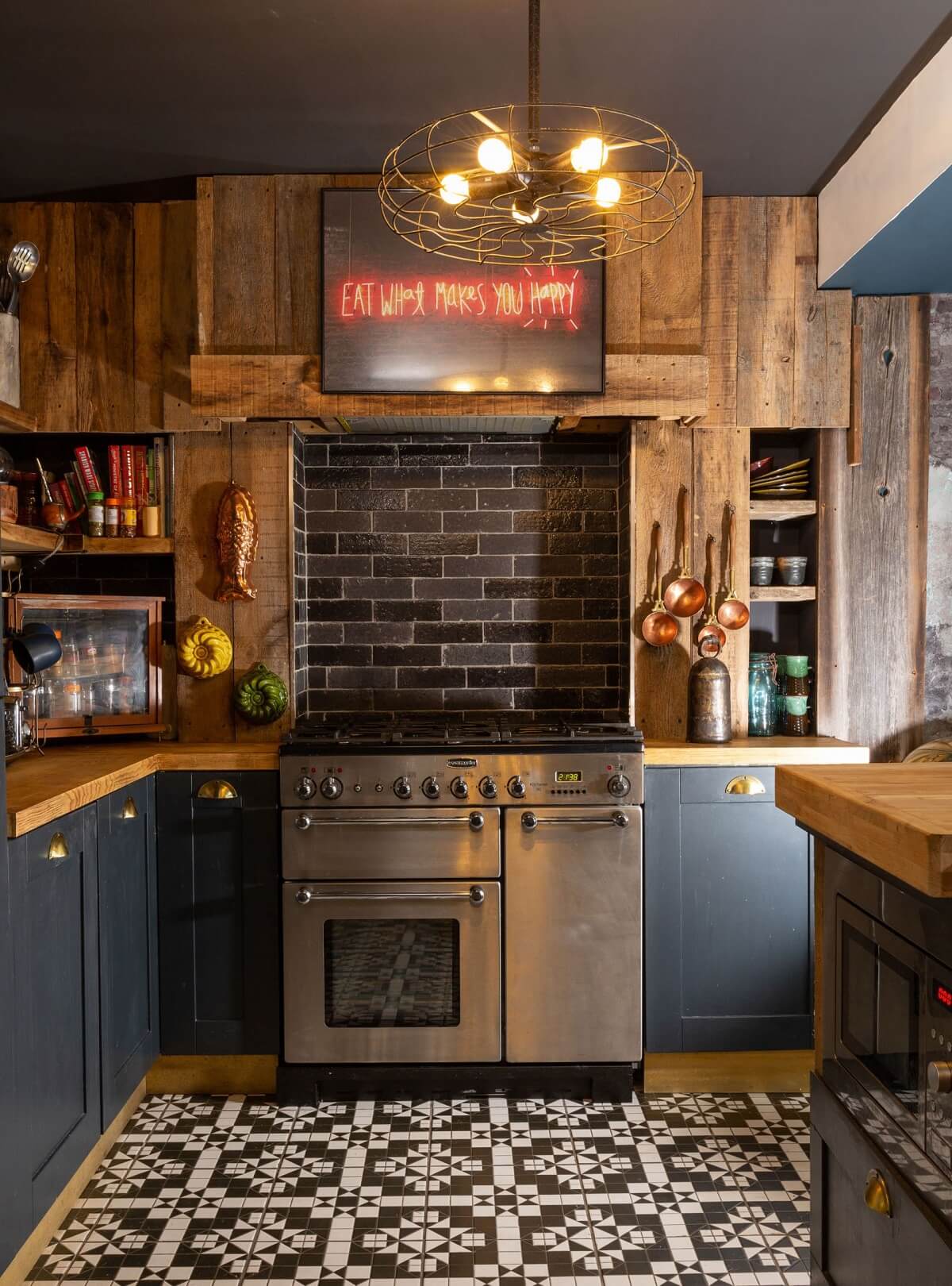 The Cozy Eclectic Home of Shelley Carline 5 eclectic home shelley carline nordroom4 The Cozy Eclectic Home of Shelley Carline