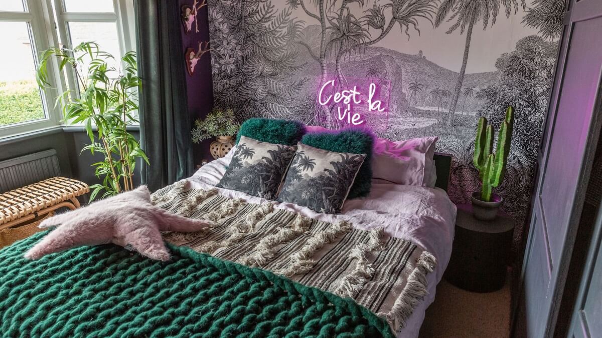 The Cozy Eclectic Home of Shelley Carline 8 eclectic home shelley carline nordroom7 The Cozy Eclectic Home of Shelley Carline
