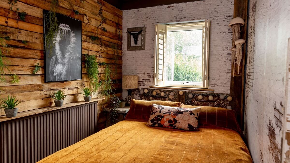 The Cozy Eclectic Home of Shelley Carline 10 eclectic home shelley carline nordroom9 The Cozy Eclectic Home of Shelley Carline