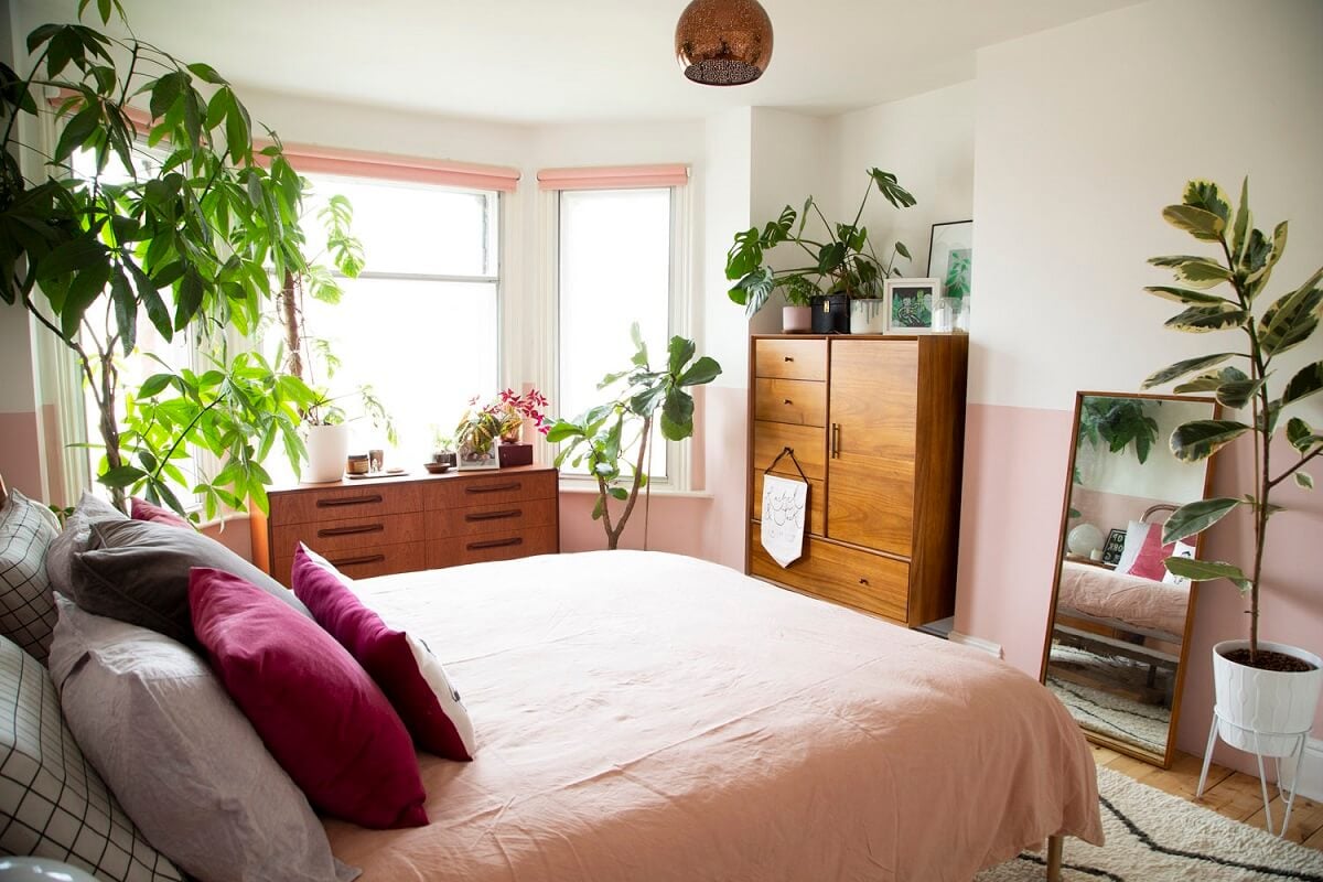 Pink And Plants In An Edwardian Home in England 6 edwardian home pink plants nordroom5 Pink And Plants In An Edwardian Home in England