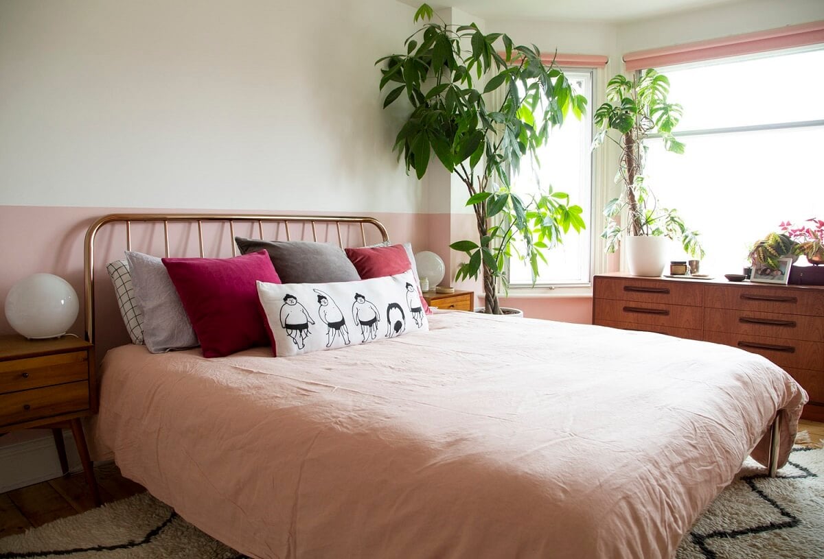 Pink And Plants In An Edwardian Home in England 9 edwardian home pink plants nordroom7 Pink And Plants In An Edwardian Home in England