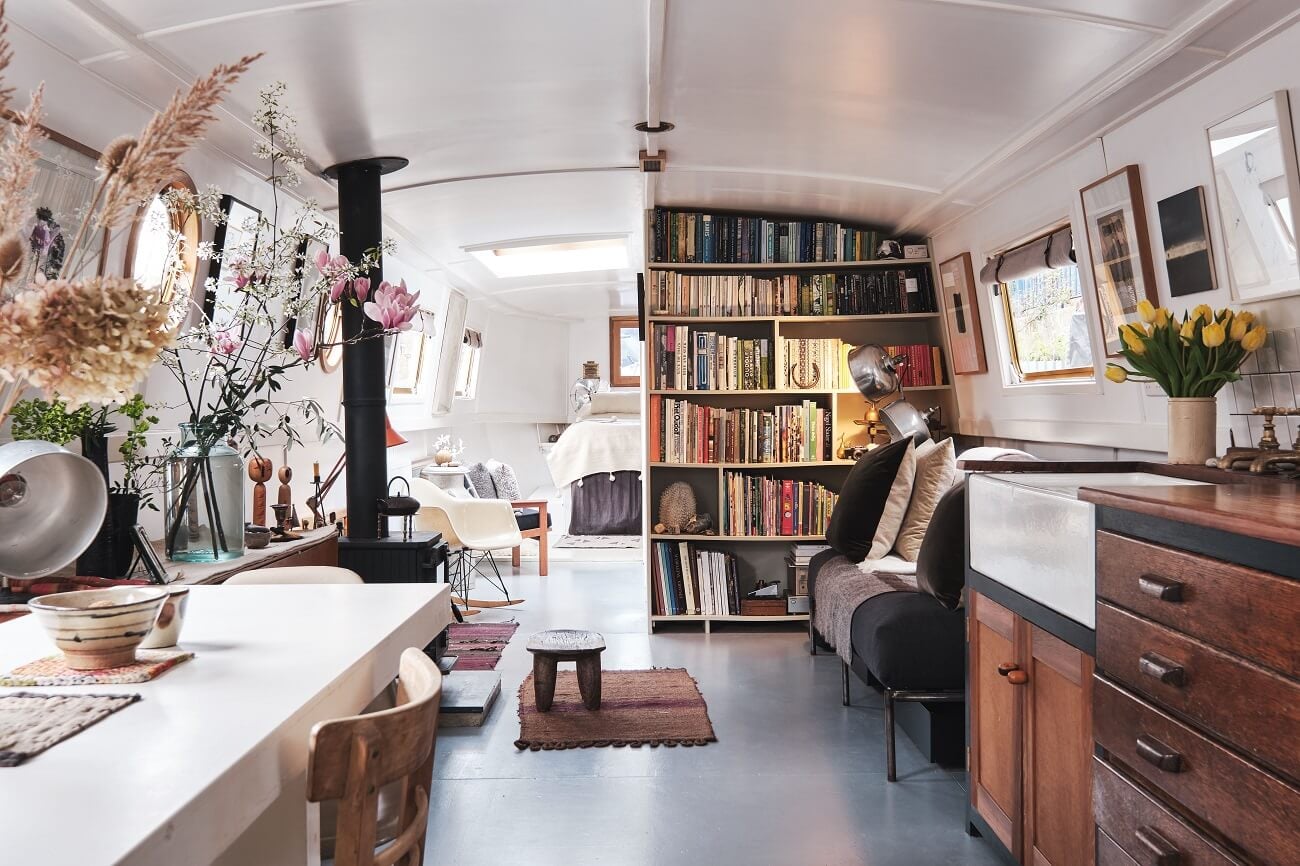 A Cozy and Stylish Houseboat in London 2 houseboat london nordroom1 A Cozy and Stylish Houseboat in London