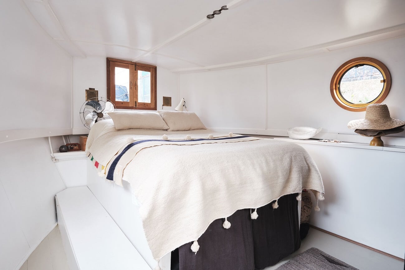 A Cozy and Stylish Houseboat in London 11 houseboat london nordroom10 A Cozy and Stylish Houseboat in London