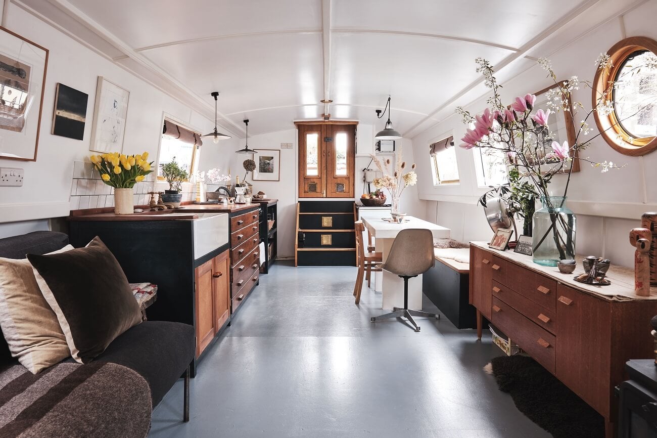 A Cozy and Stylish Houseboat in London 4 houseboat london nordroom3 A Cozy and Stylish Houseboat in London