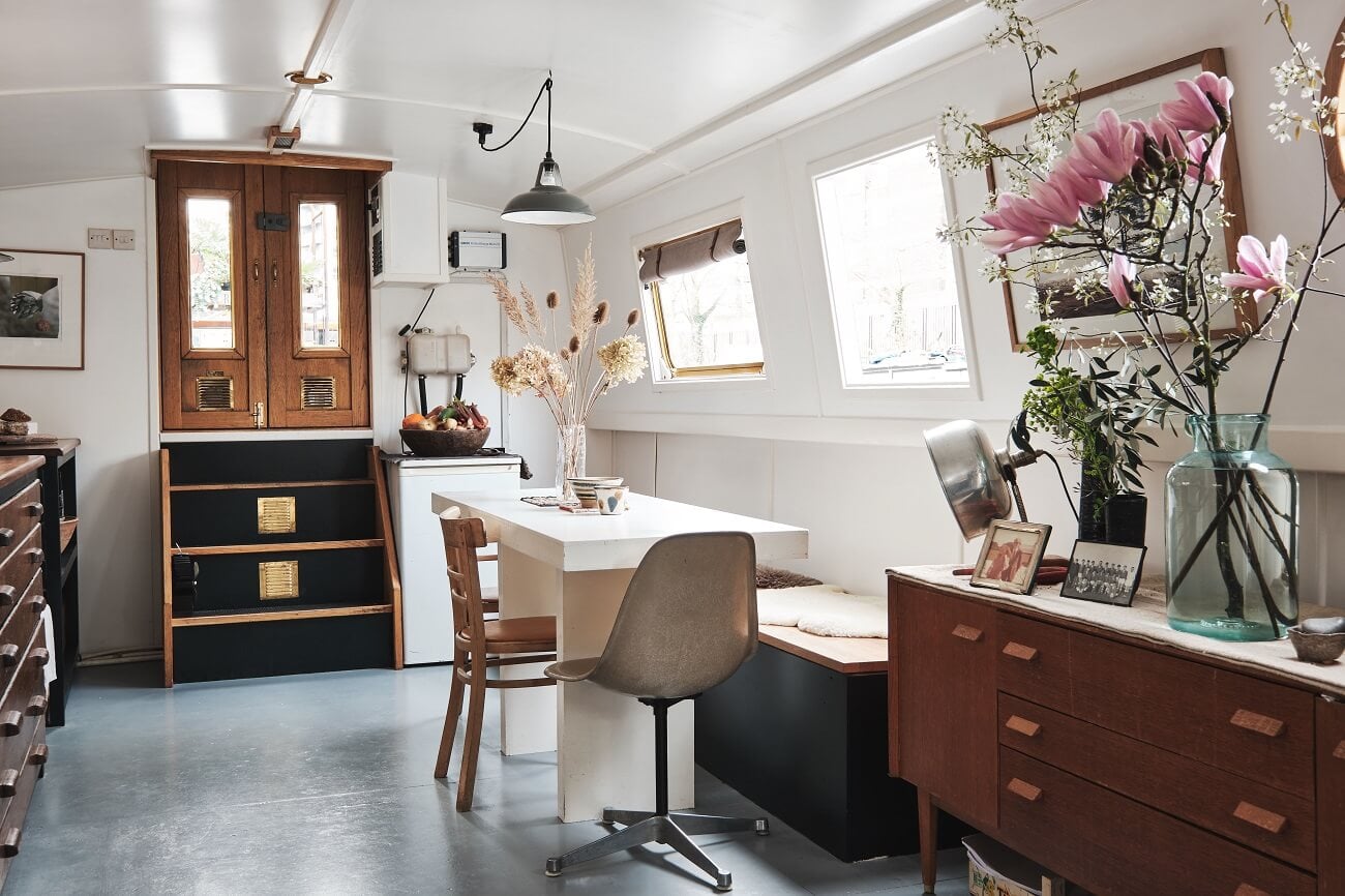 A Cozy and Stylish Houseboat in London 6 houseboat london nordroom5 A Cozy and Stylish Houseboat in London