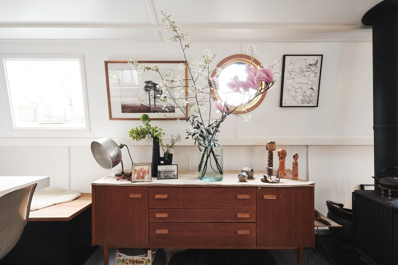 A Cozy and Stylish Houseboat in London 7 houseboat london nordroom6 A Cozy and Stylish Houseboat in London