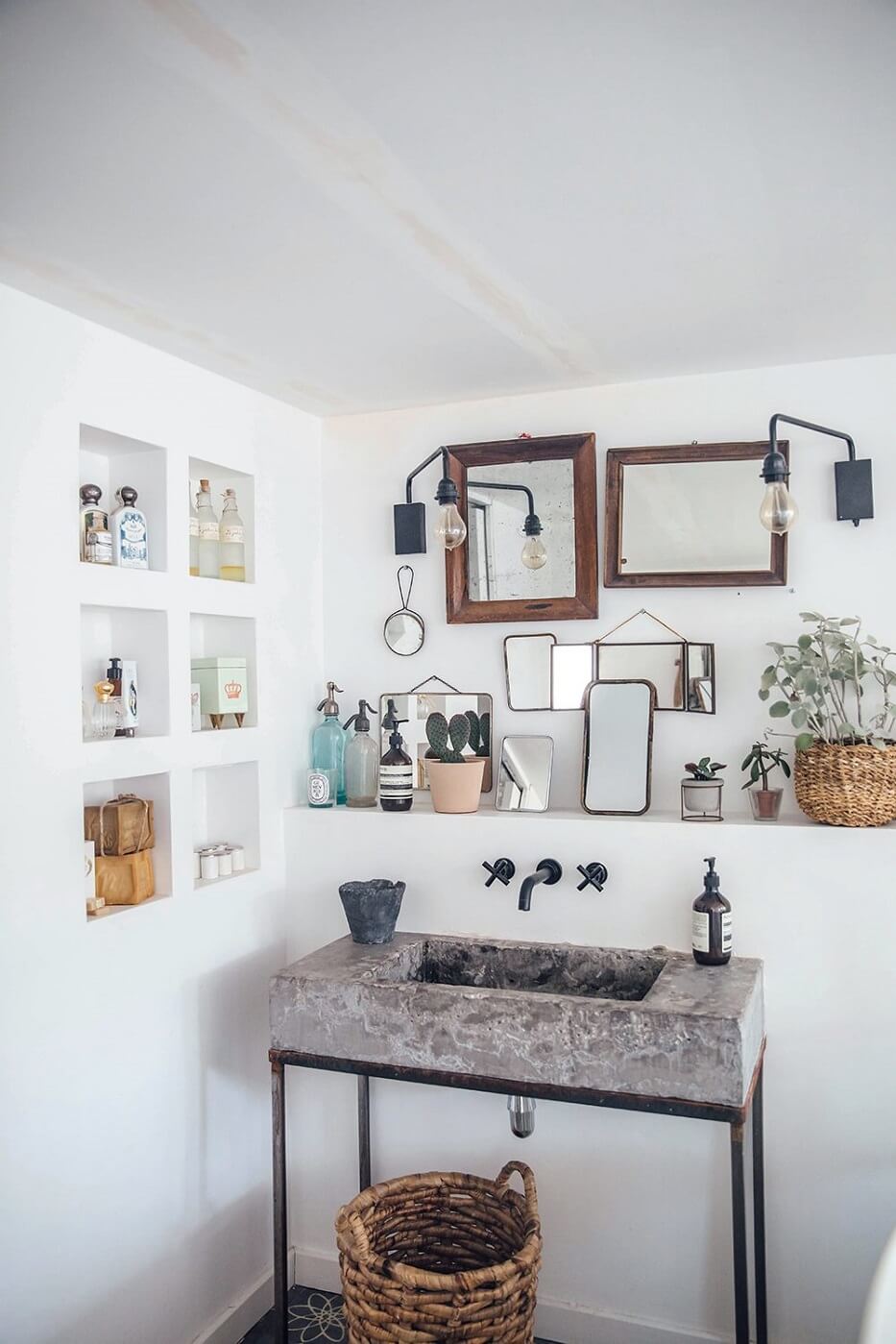 A Serene Apartment With A Perfect View Over Paris 11 serene apartment paris nordroom10 A Serene Apartment With A Perfect View Over Paris