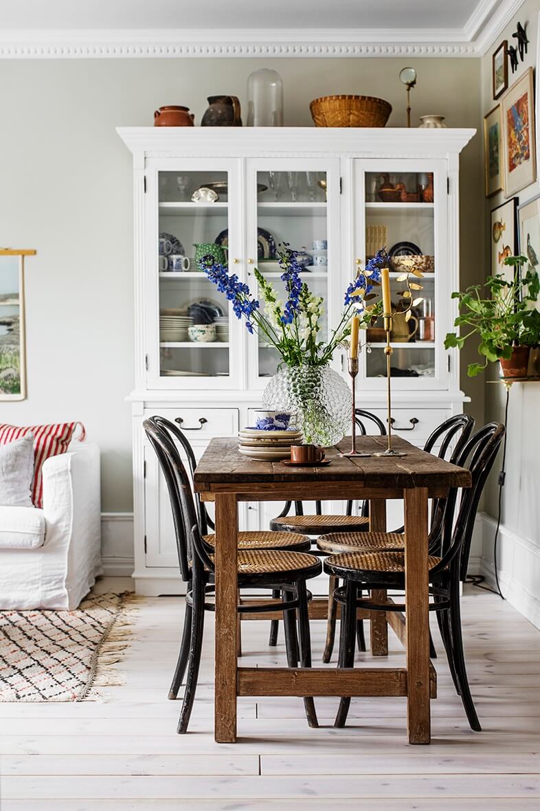 A Colorful Tiny Home Filled With Plants and Art 2 tiny home colorful plants art nordroom1 A Colorful Tiny Home Filled With Plants and Art