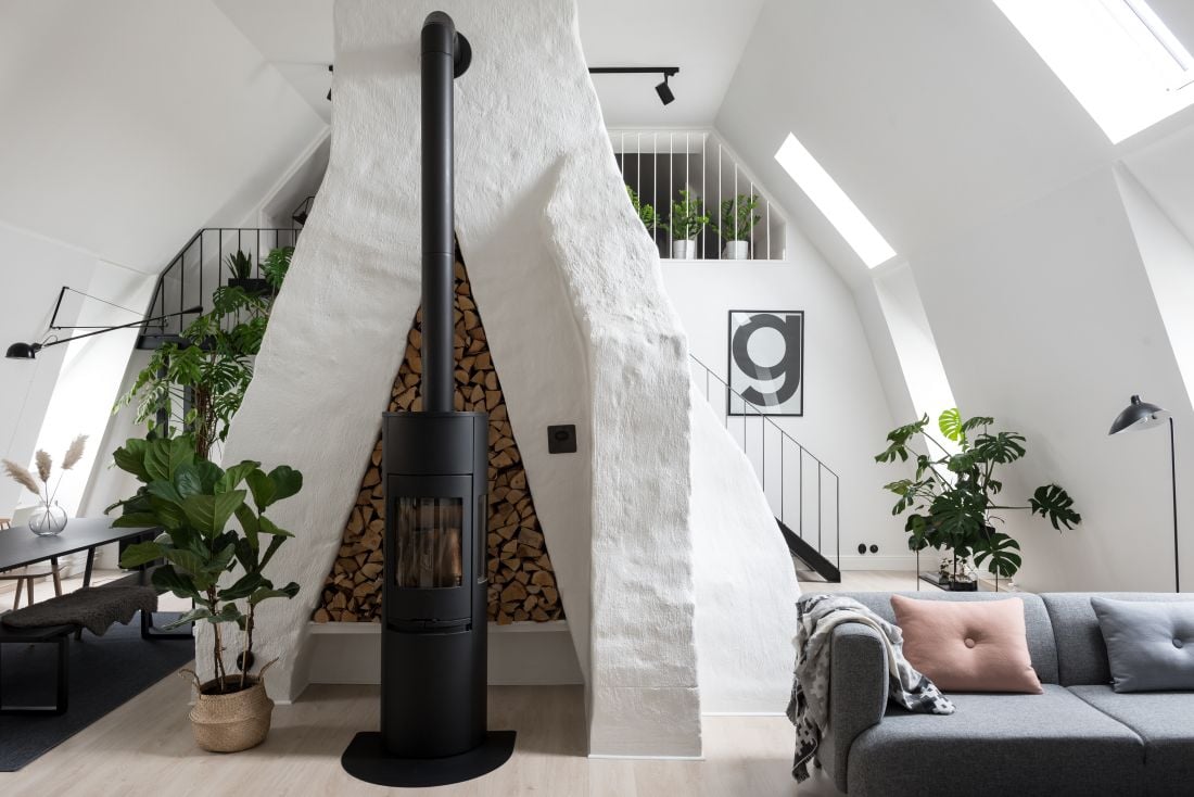 A Monochrome Scandinavian Attic Apartment 3 monochrome attic apartment nordroom2 A Monochrome Scandinavian Attic Apartment