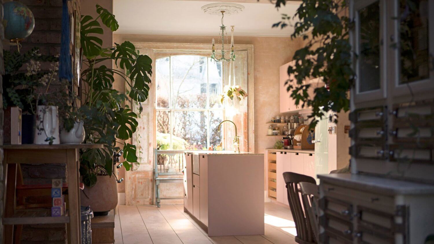 A Pink Concrete Extension For A Victorian Home in London 4 pink concrete extension victorian home london nordroom2 A Pink Concrete Extension For A Victorian Home in London