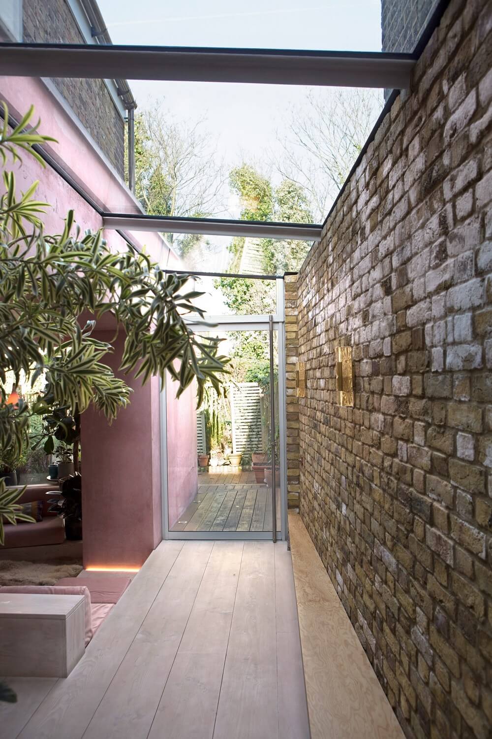 A Pink Concrete Extension For A Victorian Home in London 7 pink concrete extension victorian home london nordroom5 A Pink Concrete Extension For A Victorian Home in London
