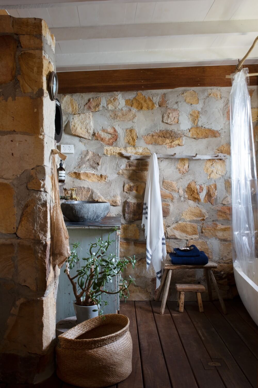The Little Black Shack | A Cozy Eco Beachfront Cottage in Australia 15 the little black shack eco cottage australia nordroom15 The Little Black Shack | A Cozy Eco Beachfront Cottage in Australia