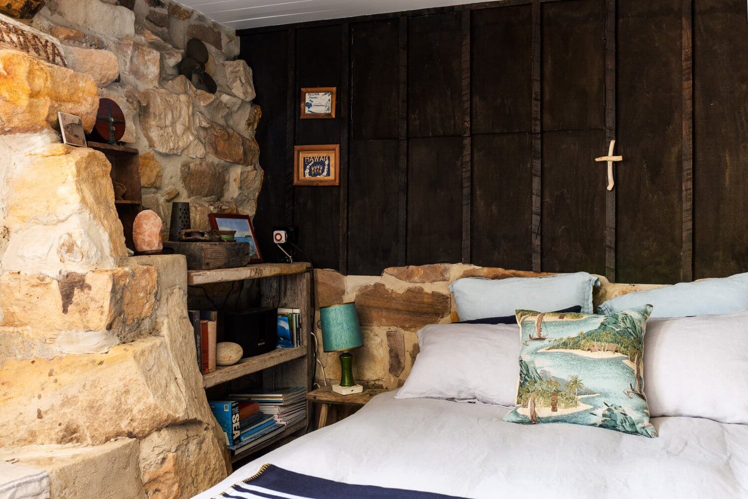 The Little Black Shack | A Cozy Eco Beachfront Cottage in Australia 17 the little black shack eco cottage australia nordroom17 The Little Black Shack | A Cozy Eco Beachfront Cottage in Australia