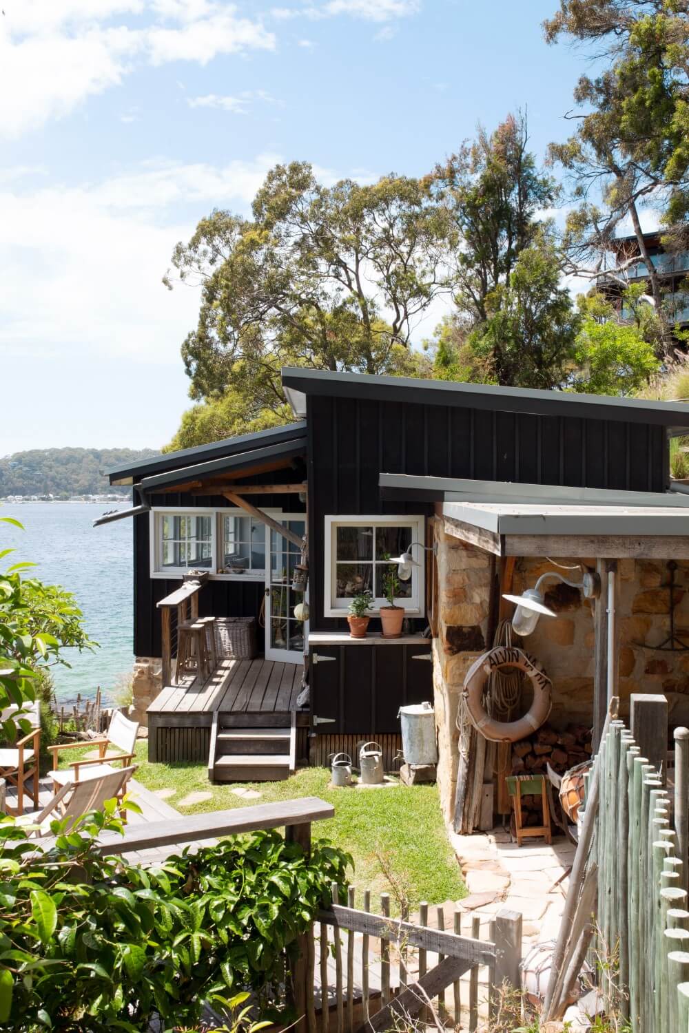 The Little Black Shack | A Cozy Eco Beachfront Cottage in Australia 19 the little black shack eco cottage australia nordroom19 The Little Black Shack | A Cozy Eco Beachfront Cottage in Australia
