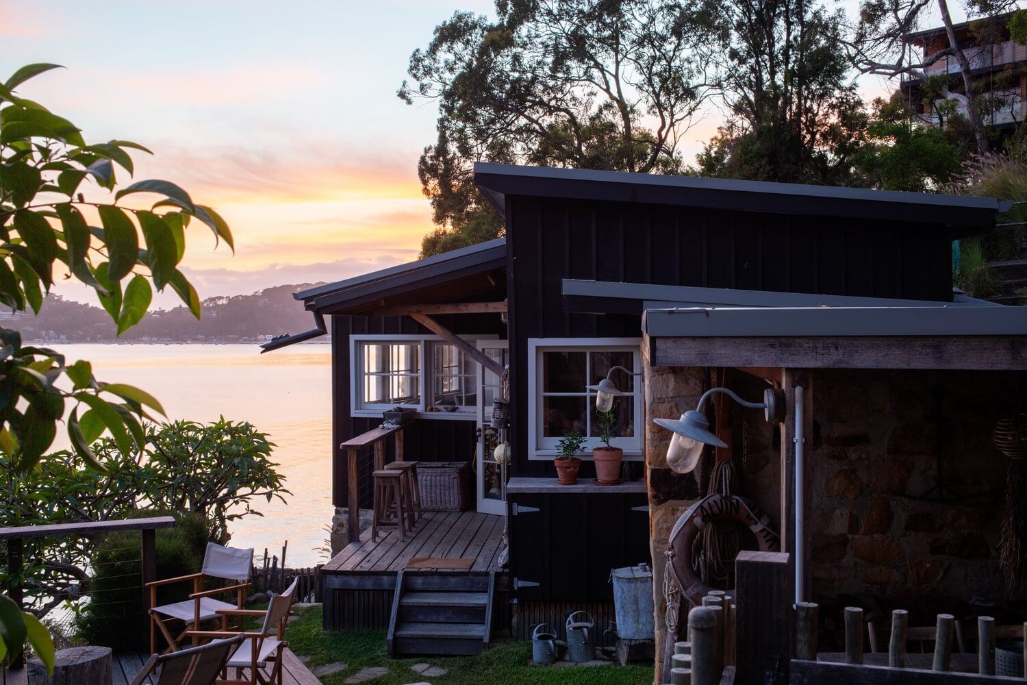 The Little Black Shack | A Cozy Eco Beachfront Cottage in Australia 25 the little black shack eco cottage australia nordroom25 The Little Black Shack | A Cozy Eco Beachfront Cottage in Australia
