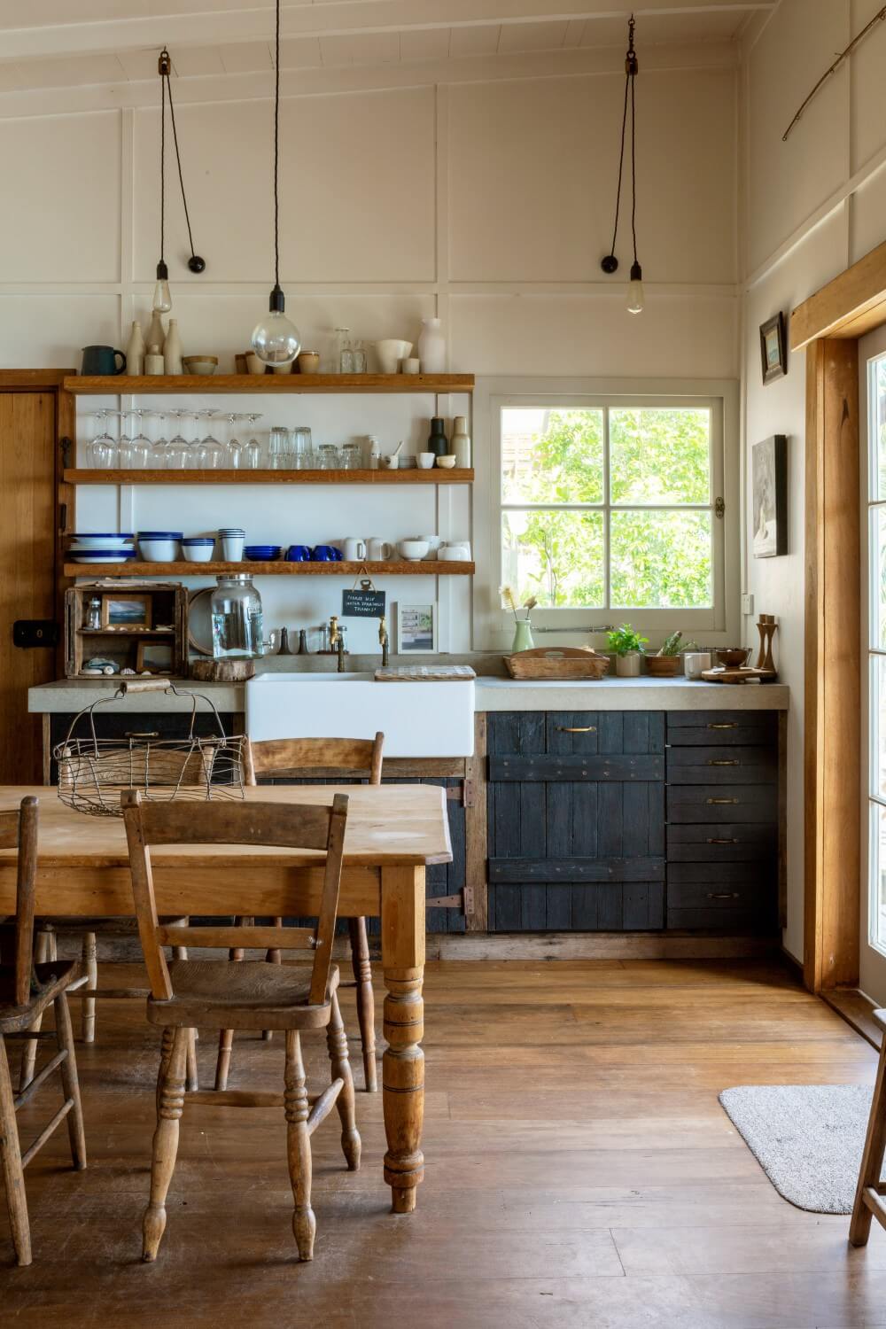 The Little Black Shack | A Cozy Eco Beachfront Cottage in Australia 9 the little black shack eco cottage australia nordroom9 The Little Black Shack | A Cozy Eco Beachfront Cottage in Australia