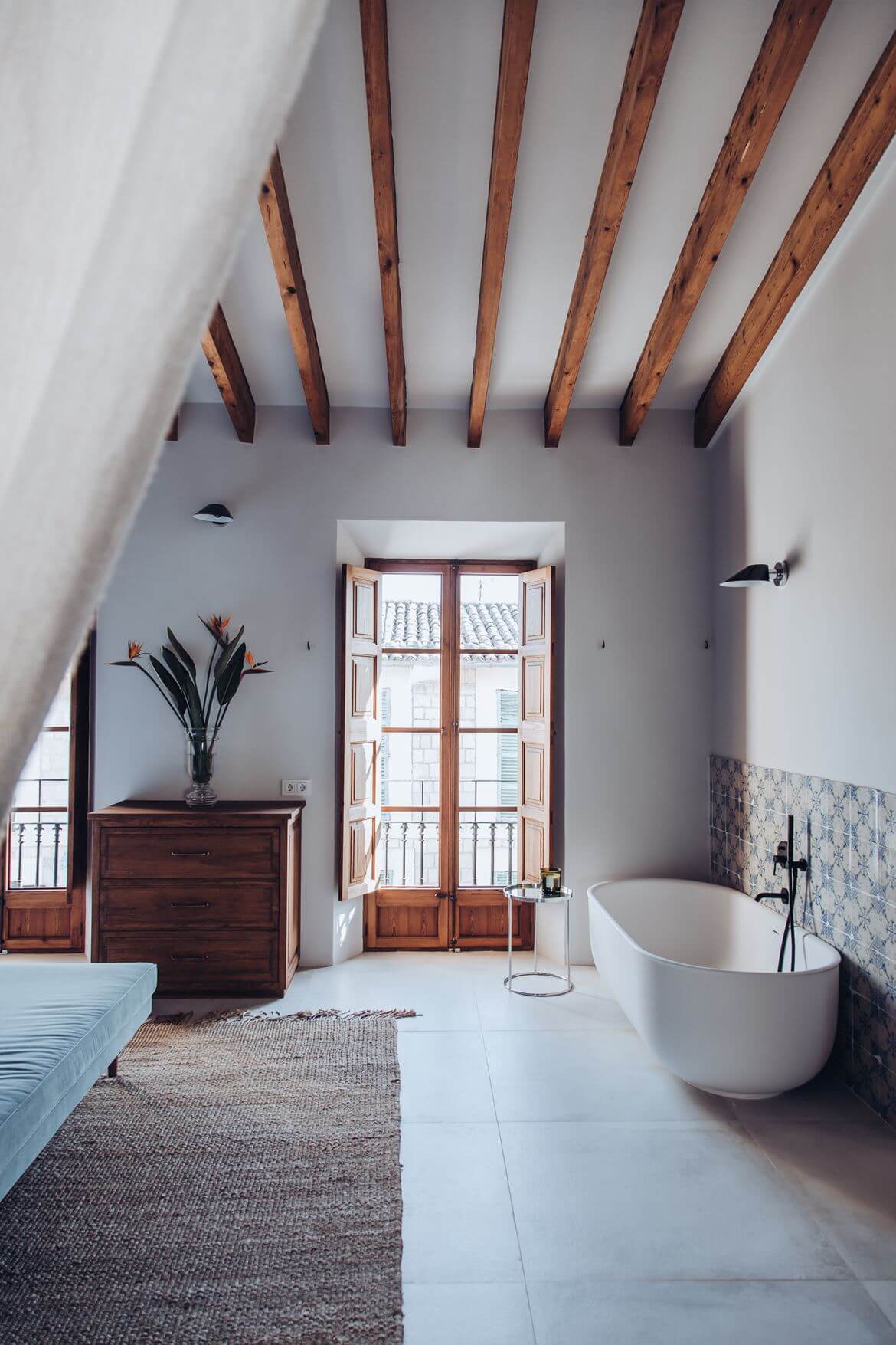 A Beautiful Townhouse on Mallorca With Orginal Details and High Ceilings 19 townhouse mallorca original details high ceilings nordroom18 A Beautiful Townhouse on Mallorca With Orginal Details and High Ceilings