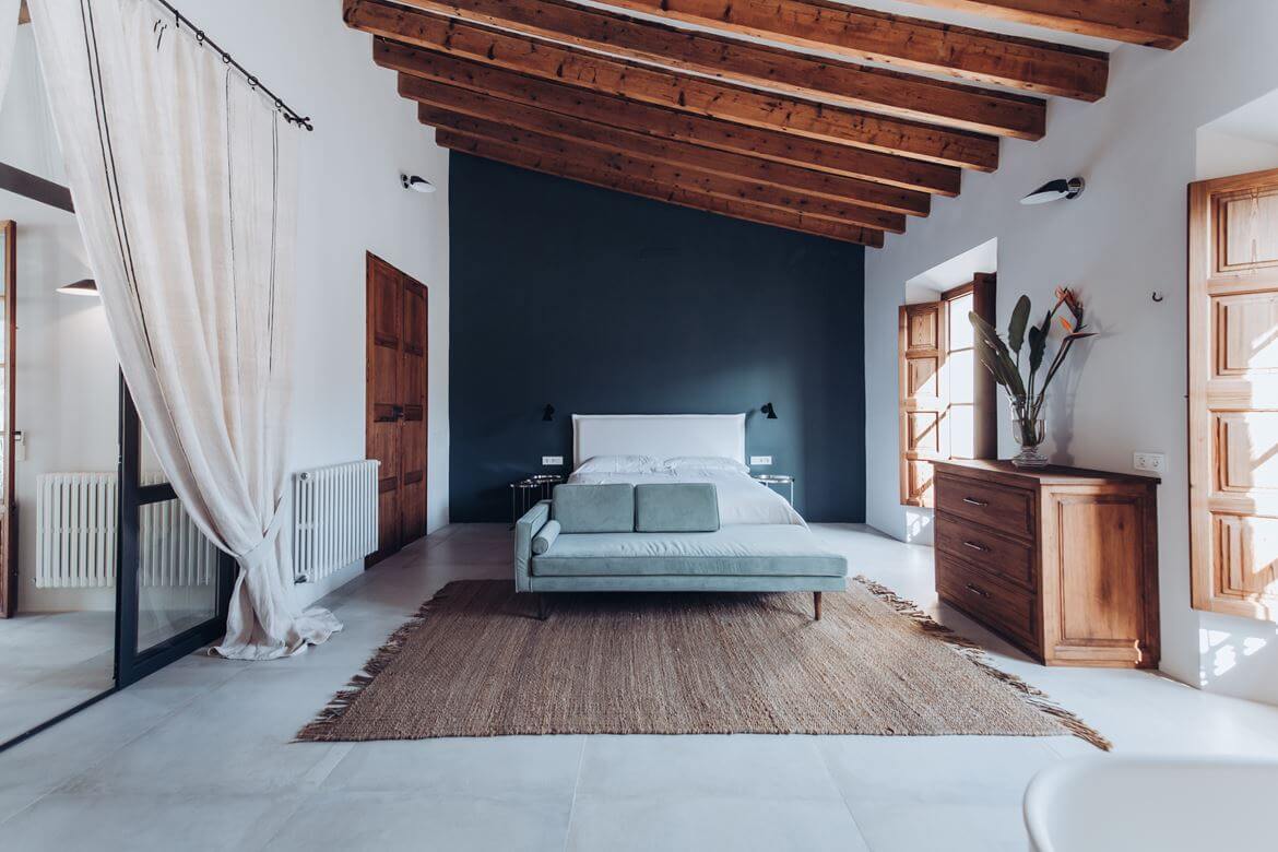 A Beautiful Townhouse on Mallorca With Orginal Details and High Ceilings 21 townhouse mallorca original details high ceilings nordroom20 A Beautiful Townhouse on Mallorca With Orginal Details and High Ceilings