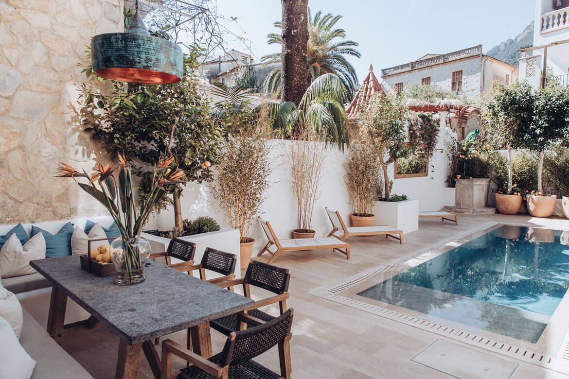 A Beautiful Townhouse on Mallorca With Orginal Details and High Ceilings 28 townhouse mallorca original details high ceilings nordroom27 A Beautiful Townhouse on Mallorca With Orginal Details and High Ceilings