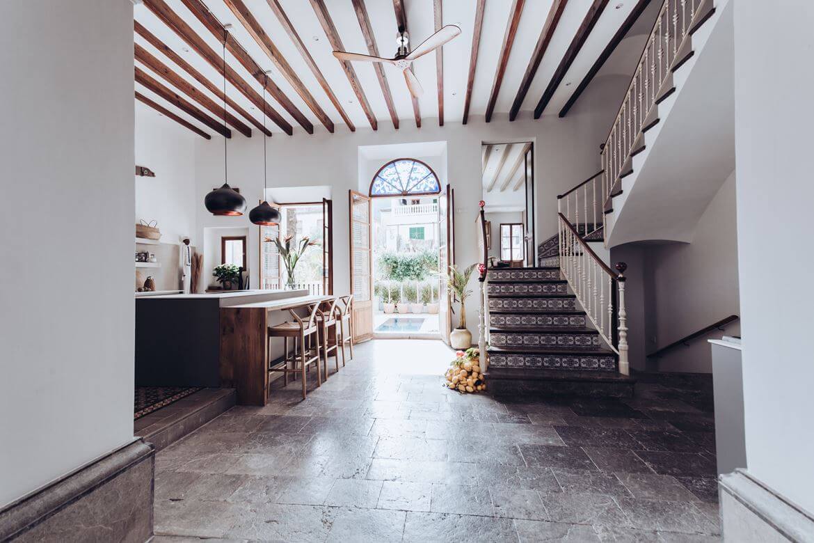 A Beautiful Townhouse on Mallorca With Orginal Details and High Ceilings 4 townhouse mallorca original details high ceilings nordroom3 A Beautiful Townhouse on Mallorca With Orginal Details and High Ceilings