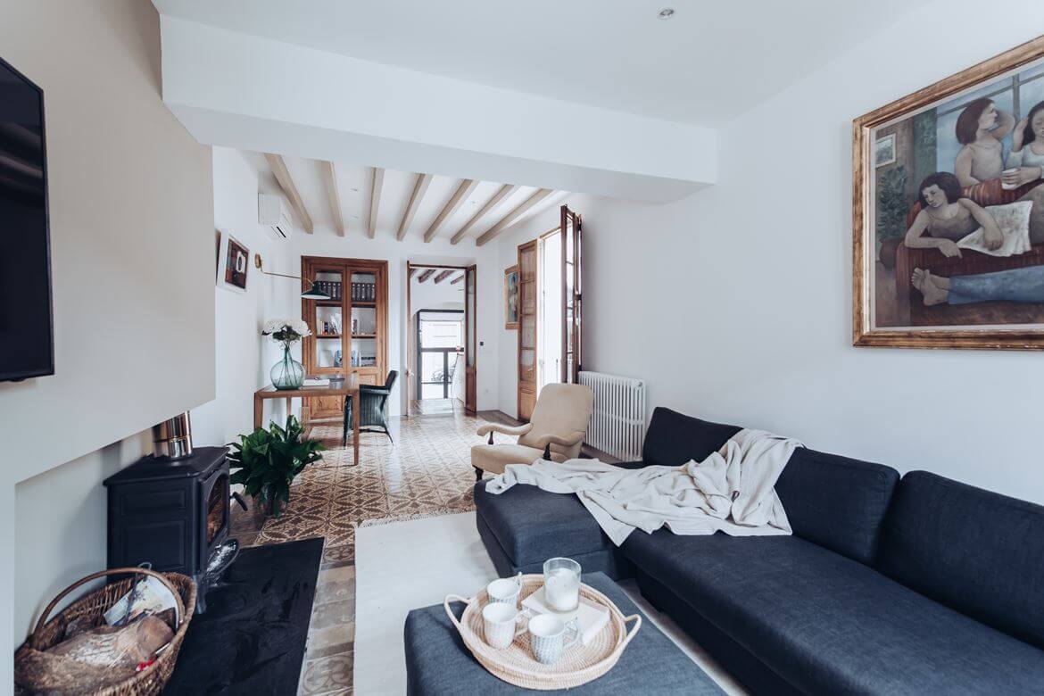 A Beautiful Townhouse on Mallorca With Orginal Details and High Ceilings 10 townhouse mallorca original details high ceilings nordroom9 A Beautiful Townhouse on Mallorca With Orginal Details and High Ceilings