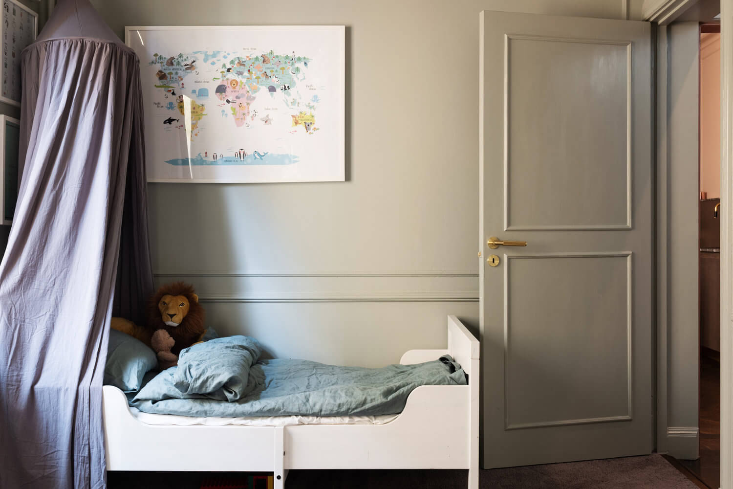 An Art-Filled Blue And Pink Apartment in Stockholm 15 art filled pink blue scandinavian apartment nordroom14 An Art-Filled Blue And Pink Apartment in Stockholm