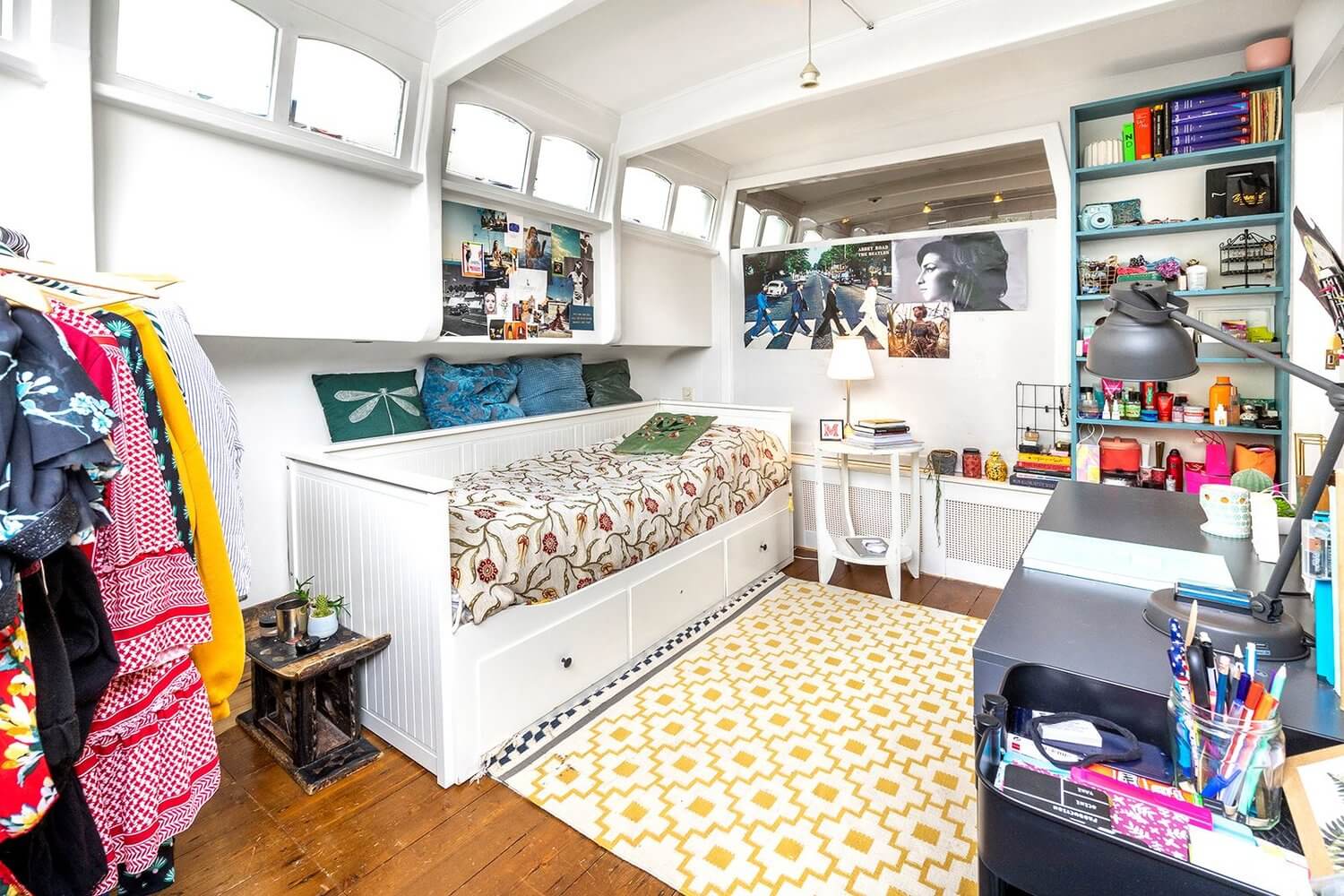 A Bohemian Houseboat On An Amsterdam Canal 13 bohemian houseboat amsterdam nordroom12 A Bohemian Houseboat On An Amsterdam Canal