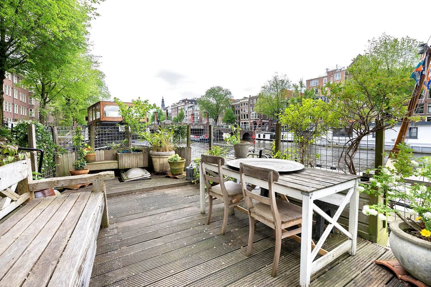 A Bohemian Houseboat On An Amsterdam Canal 16 bohemian houseboat amsterdam nordroom15 A Bohemian Houseboat On An Amsterdam Canal