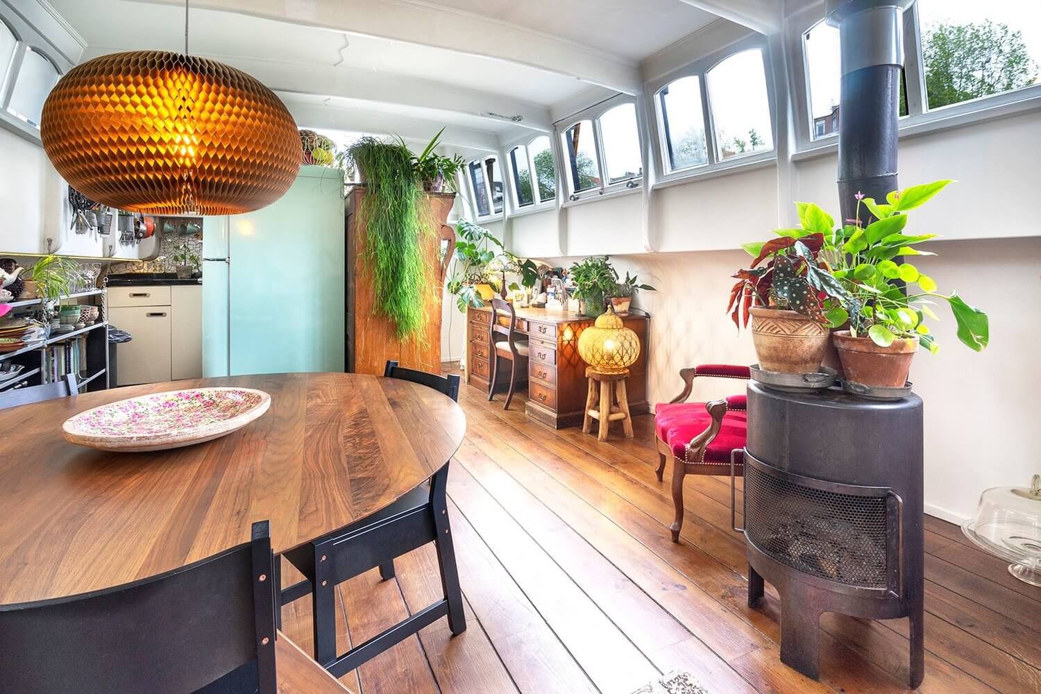 A Bohemian Houseboat On An Amsterdam Canal 5 bohemian houseboat amsterdam nordroom4 A Bohemian Houseboat On An Amsterdam Canal