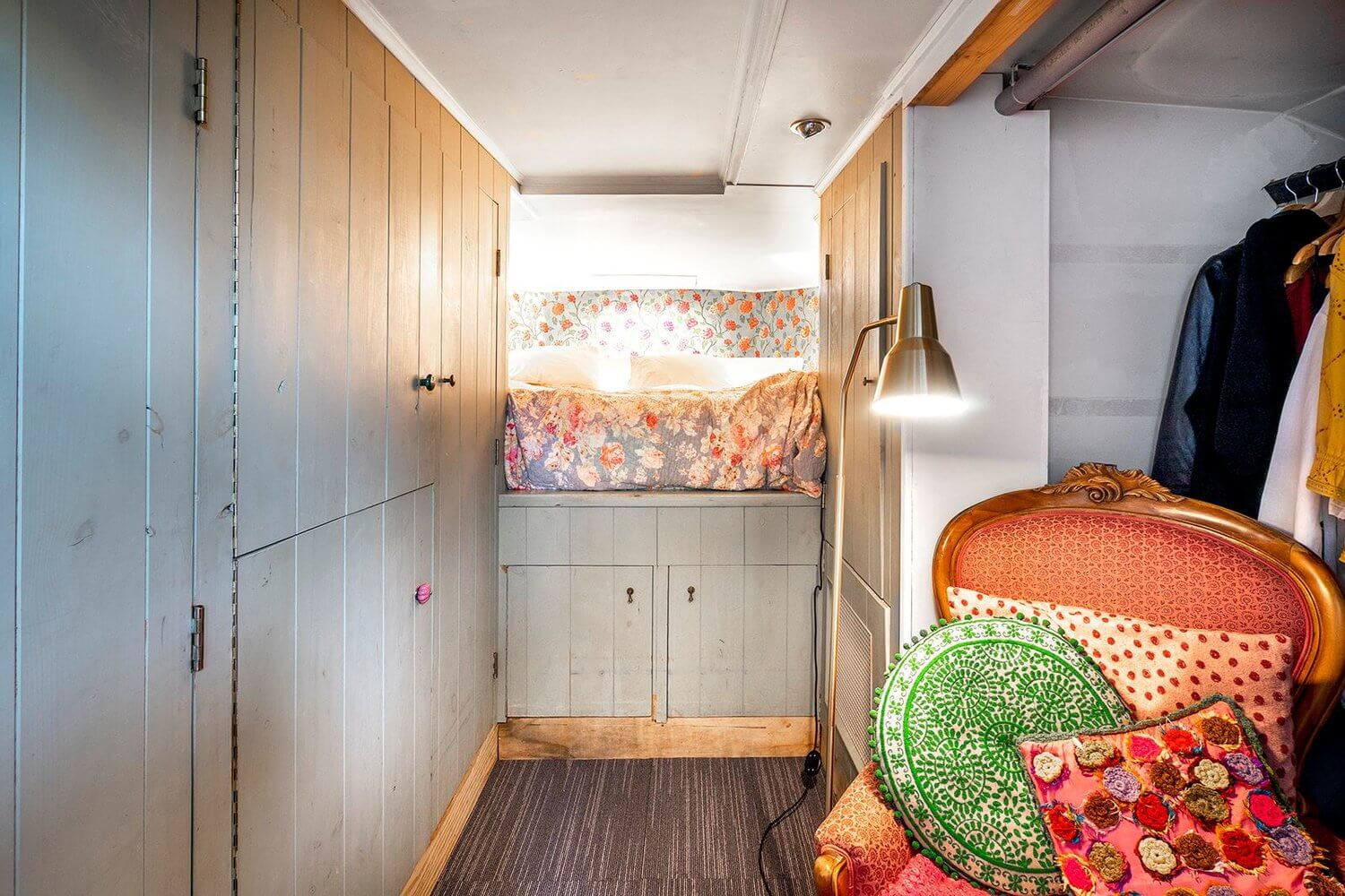 A Bohemian Houseboat On An Amsterdam Canal 10 bohemian houseboat amsterdam nordroom9 A Bohemian Houseboat On An Amsterdam Canal