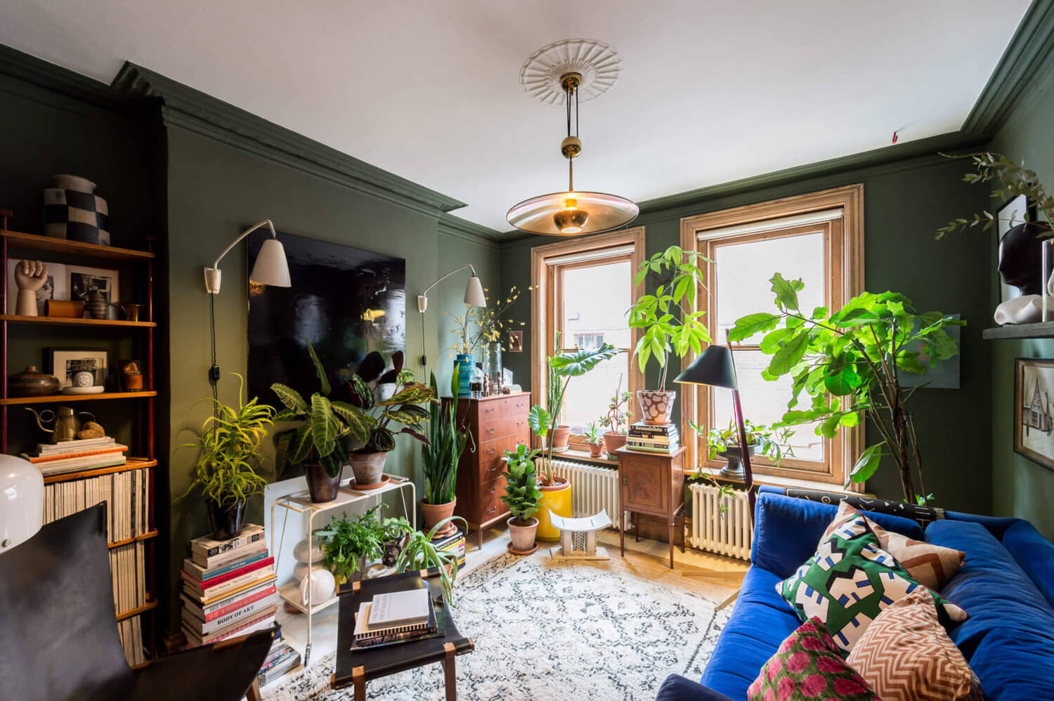 The Color-Blocked London Home of Interior Stylist Laura Fulmine 1 color blocked london home laura fulmine nordroom The Color-Blocked London Home of Interior Stylist Laura Fulmine