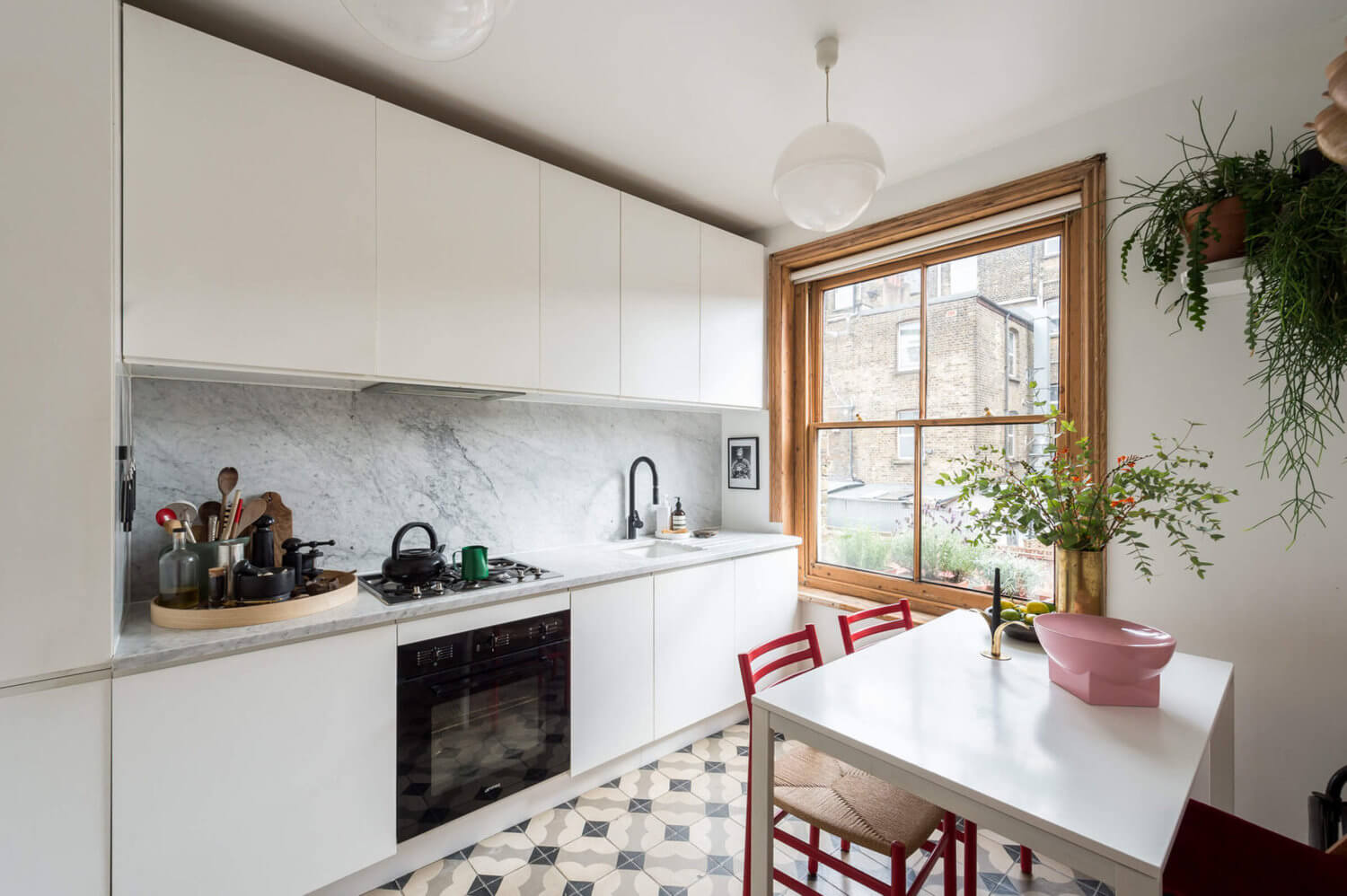 The Color-Blocked London Home of Interior Stylist Laura Fulmine 7 color blocked london home laura fulmine nordroom12 The Color-Blocked London Home of Interior Stylist Laura Fulmine