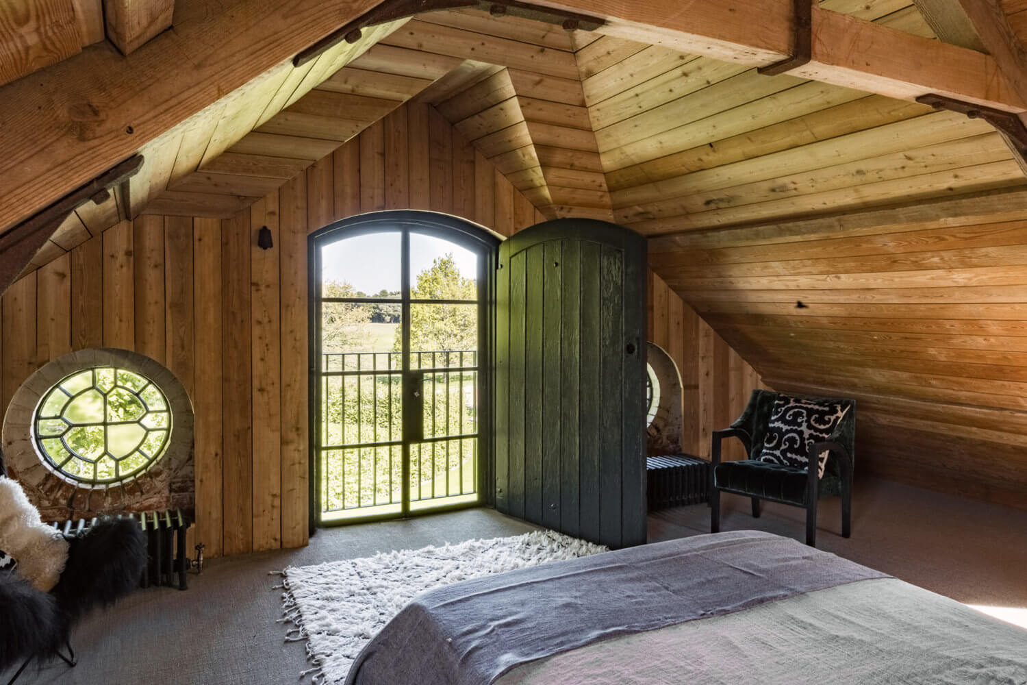 An Industrial Barn Conversion In The English Countryside 14 industrial barn conversion england nordroom13 An Industrial Barn Conversion In The English Countryside